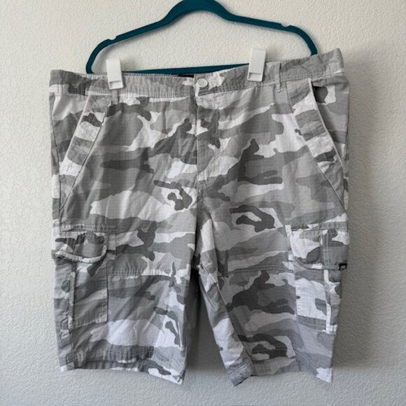 Ecko Unltd. Camouflage Cargo Men Shorts 42‎ - Picture 1 of 9